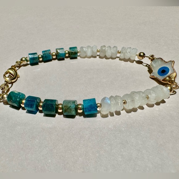 Mother of Pearl hand of Fatima 🪬 Hamsa Evil Eye 🧿 Bracelet - Picture 8 of 9